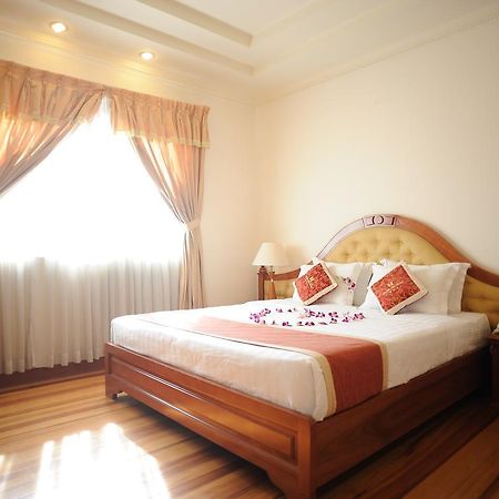 Hoang Yen 2 Hotel Thu Dau Mot Exterior photo