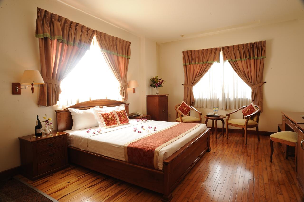 Hoang Yen 2 Hotel Thu Dau Mot Exterior photo